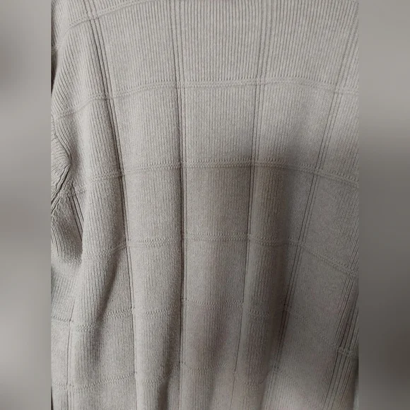 Arrow Sweater, Men's Size Large Cream Color Arrow Sweater - Picture 3 of 4